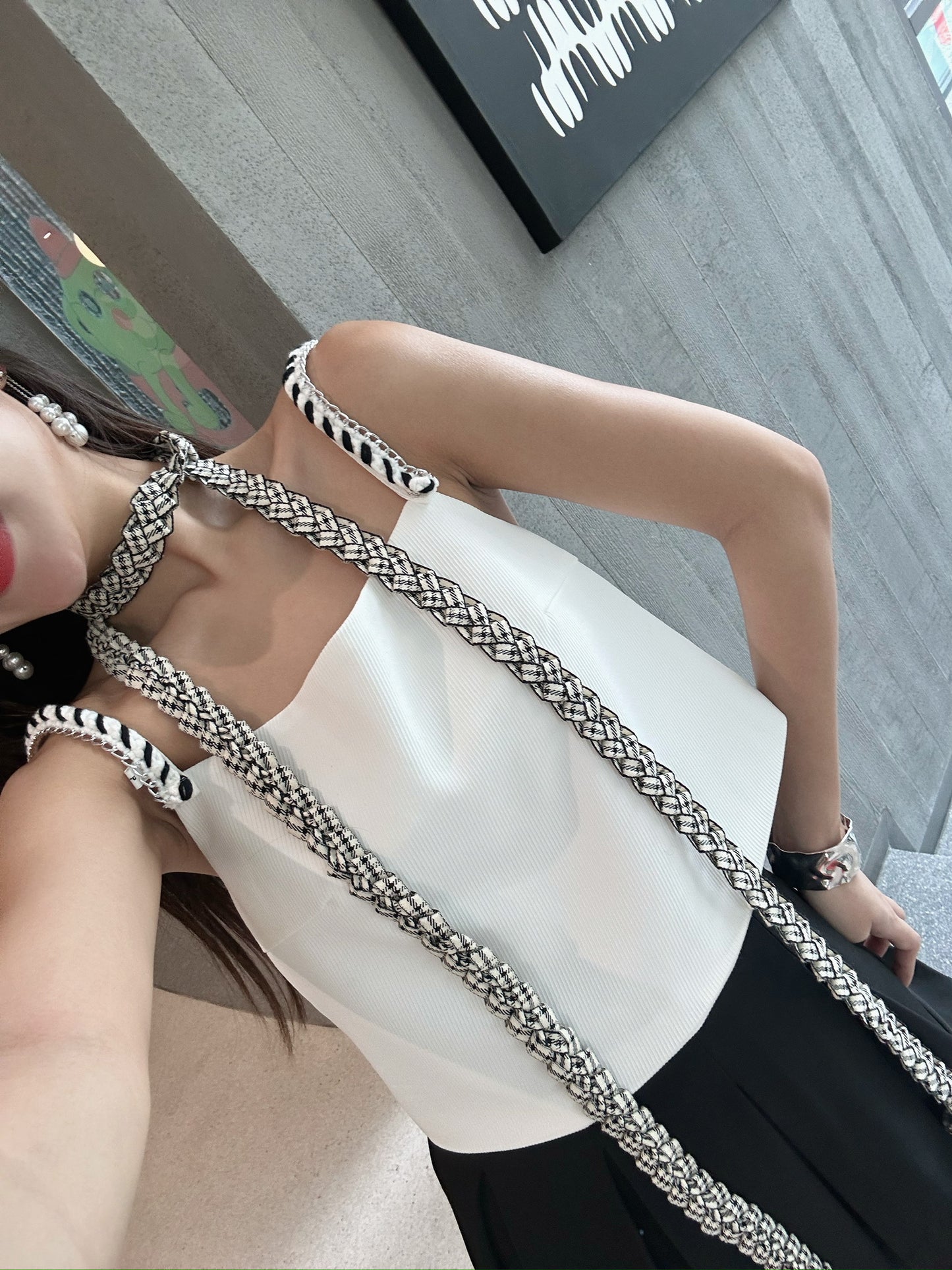 Patchy - Loose-fit A-line Vest with Chain Strap