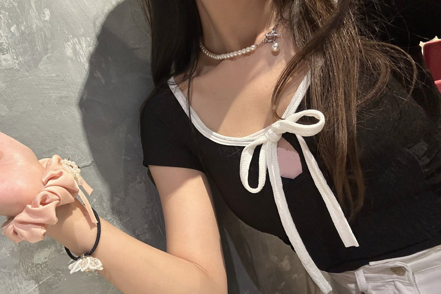 Ribbon ribbed cut out tee with pads