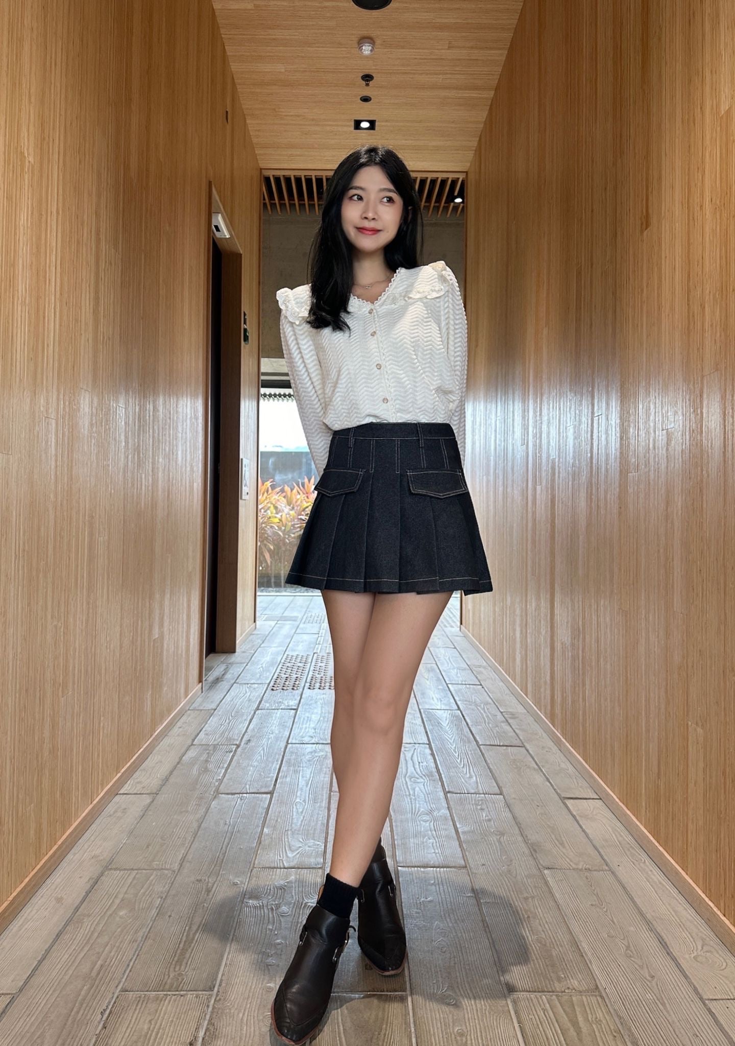 Ribbed blouse with lace